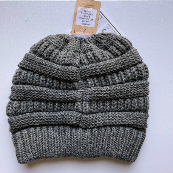 C.C SOLID CLASSIC CC BEANIE PONYTAIL with Tags - Picture 3 of 5